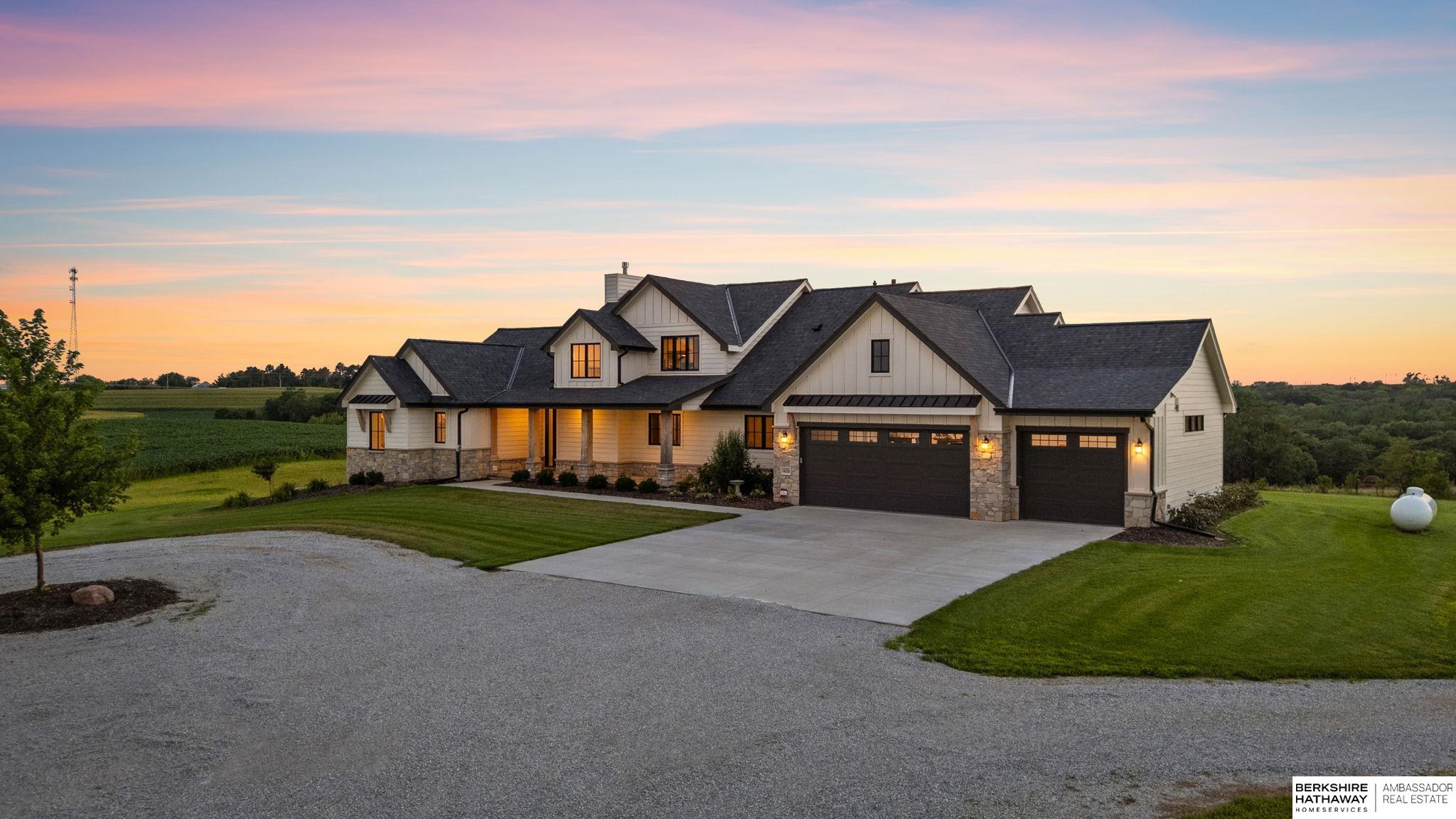 Louisville, Nebraska 68037, United States, 5 Bedrooms Bedrooms, ,3 BathroomsBathrooms,Residential,Active,197056