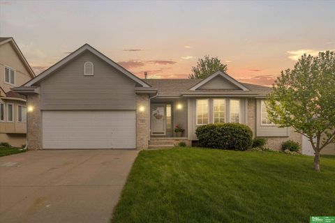 Photo of 21119 Schofield Drive, Gretna, NE 68028 (MLS # 22611970)