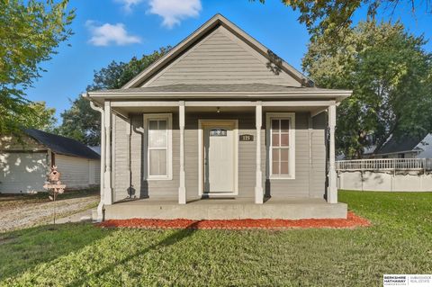 Photo of 125 N Maple Street, Fremont, NE 68025 (MLS # 22601061)