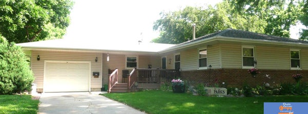 1714 SUMMIT ST, BEATRICE, NE 68310 - Image d2ba99814b4027e4c8aec3cc14aaaeb9/2243196887