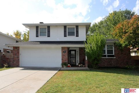 Photo of 2131 Larchdale Drive, Lincoln, NE 68506 (MLS # 22530925) Photo of 2131 Larchdale Drive, Lincoln, NE 68506 (MLS # 22530925)