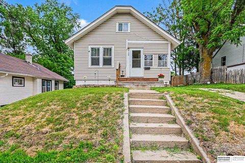 Photo of 4120 Maple Street, Omaha, NE 68111 (MLS # 22615191)