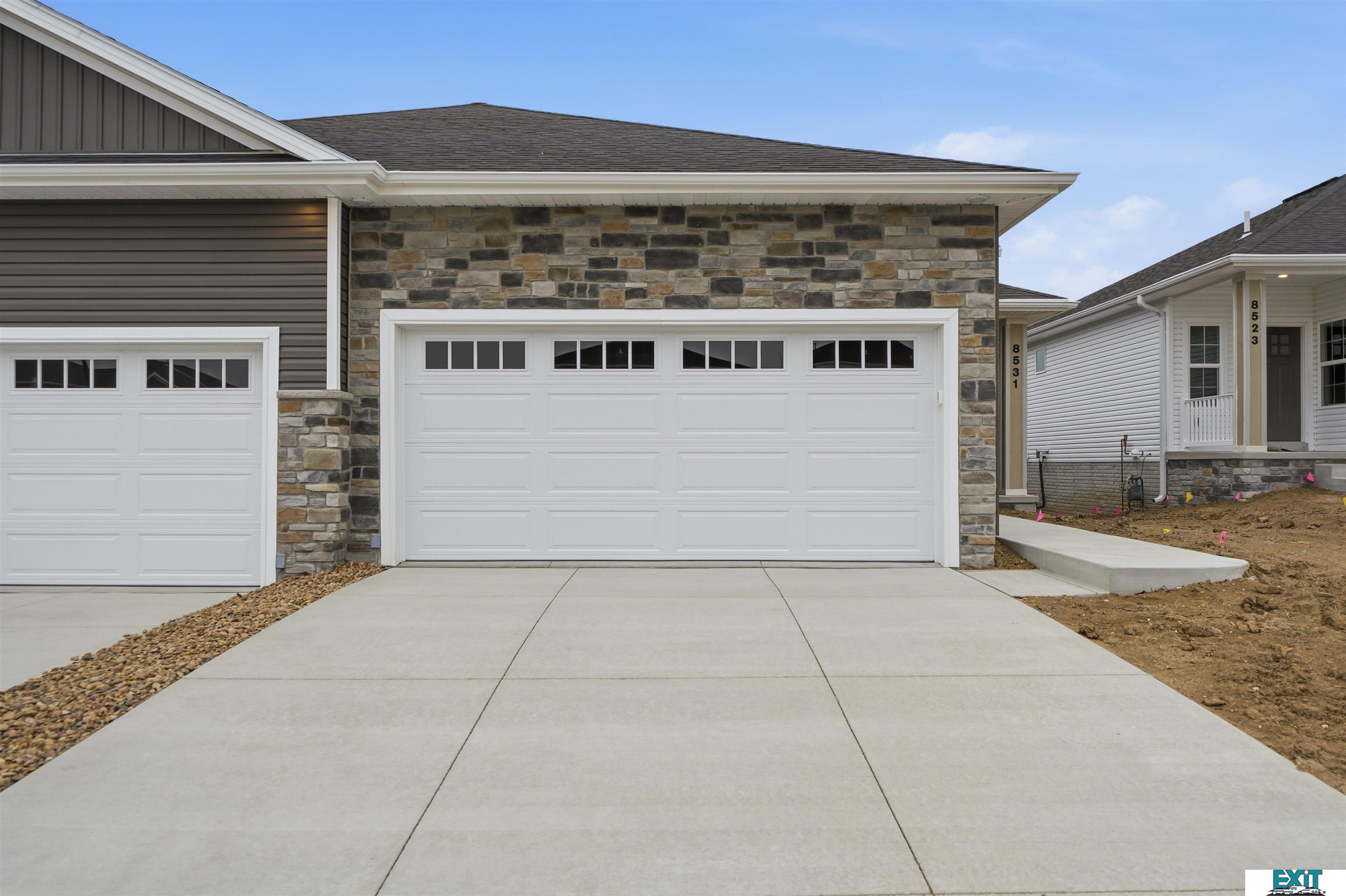 8531 Lost Arrow Court - Photo 2