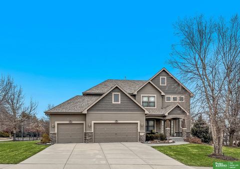 Photo of 19758 Weir Street, Omaha, NE 68135 (MLS # 22604781)