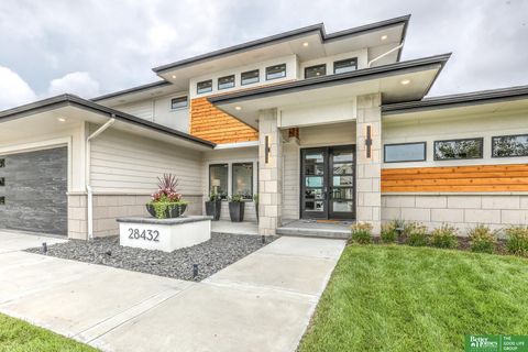 Photo of 28432 Laurel Circle, Valley, NE 68064 (MLS # 22525200)