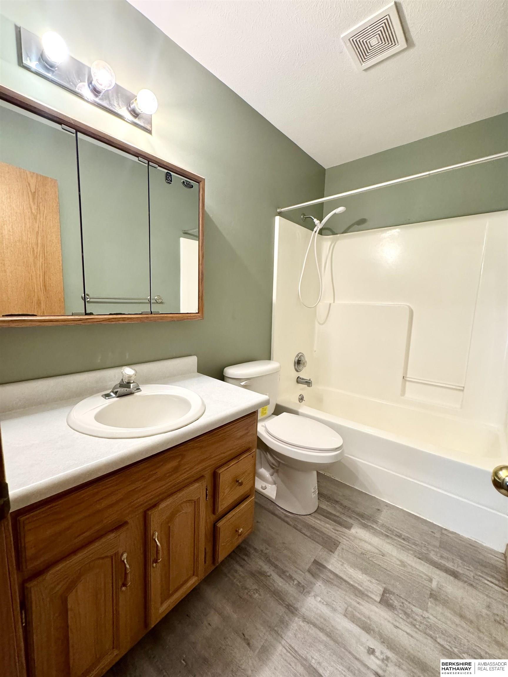 Fremont, Nebraska 68025, United States, 6 Bedrooms Bedrooms, ,3 BathroomsBathrooms,Residential,Active,152643