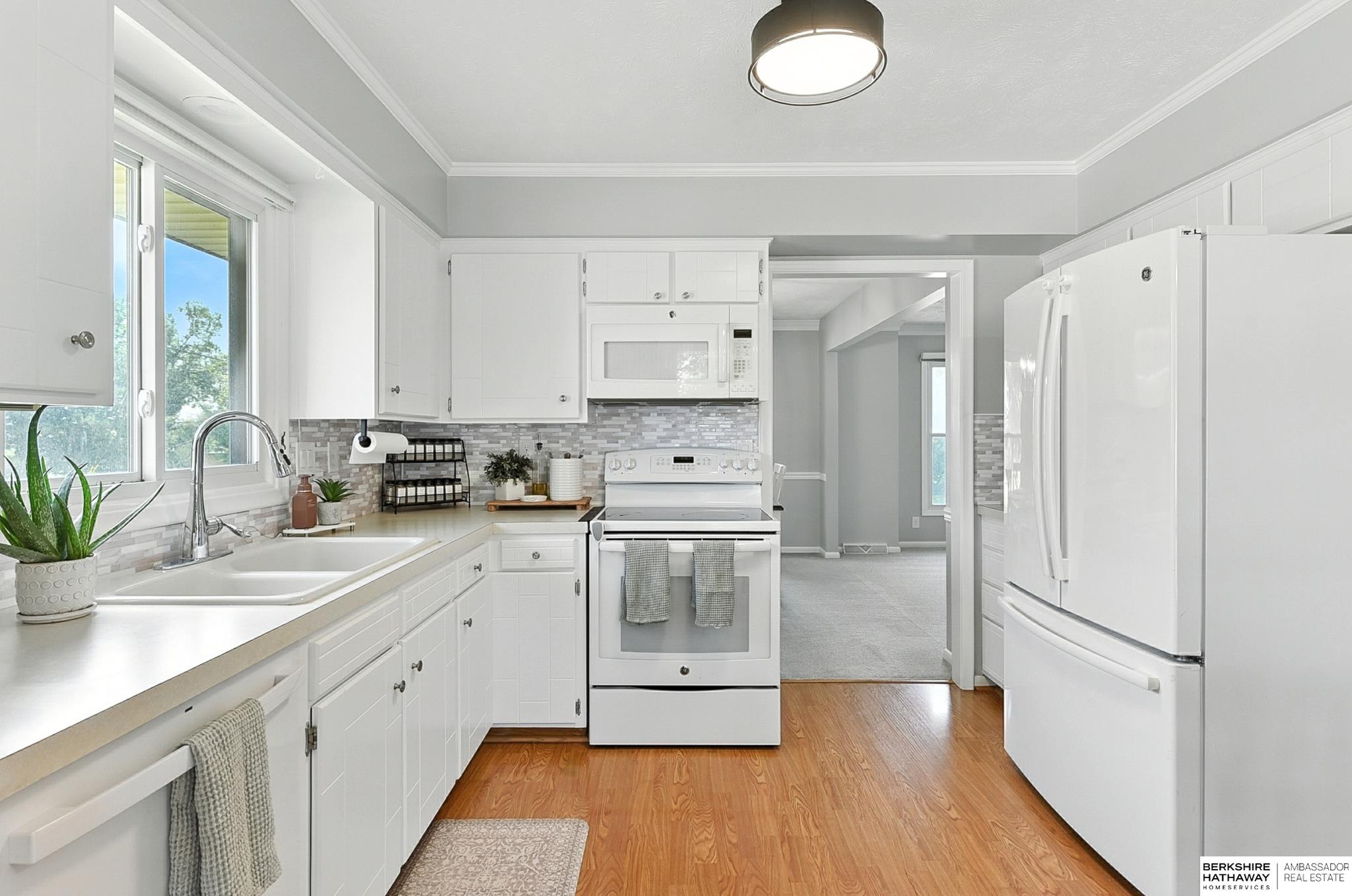 Omaha, Nebraska 68144, United States, 3 Bedrooms Bedrooms, ,2 BathroomsBathrooms,Residential,Pending,199595