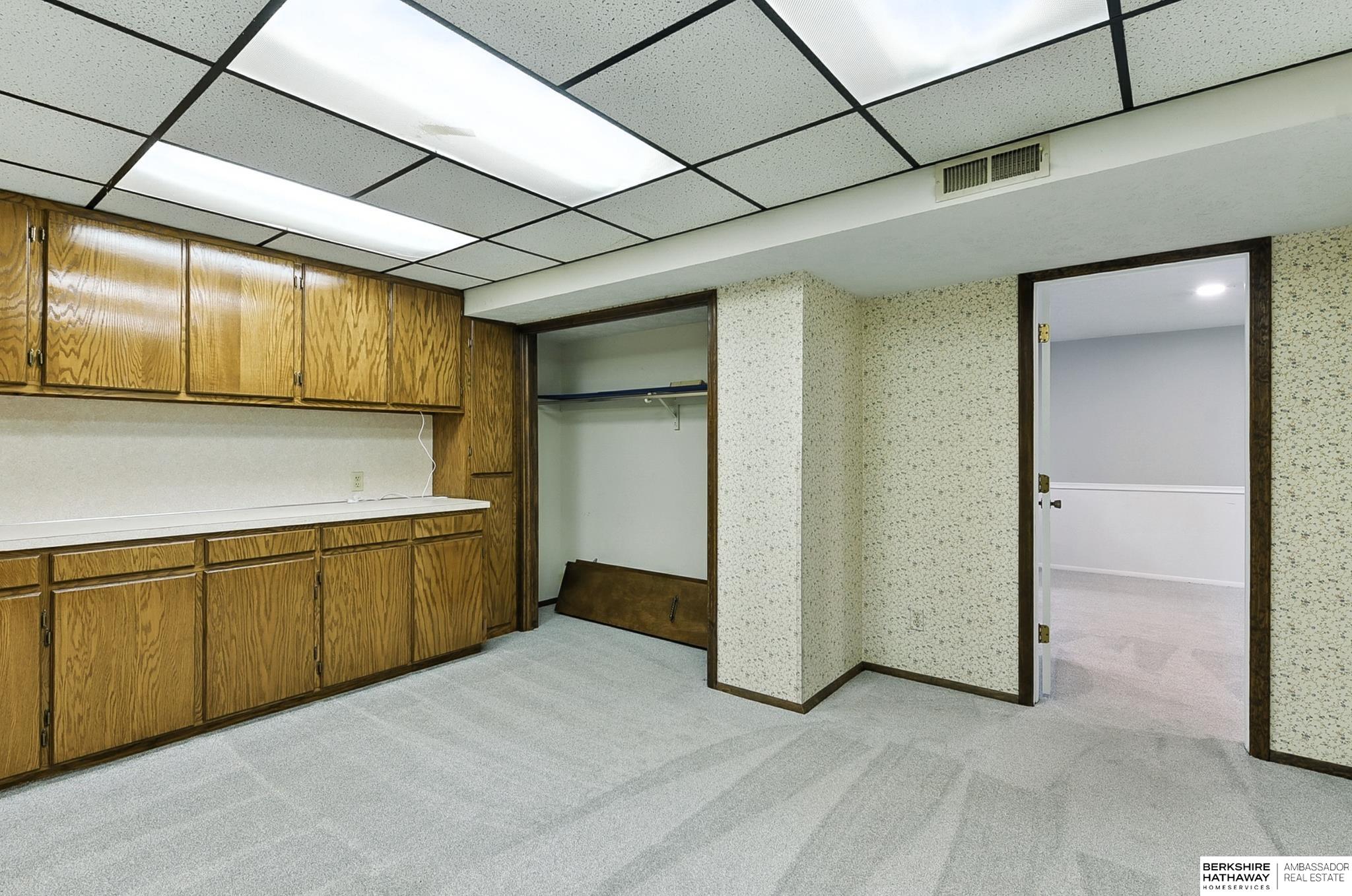 Omaha, Nebraska 68144, United States, 3 Bedrooms Bedrooms, ,2 BathroomsBathrooms,Residential,Pending,199595