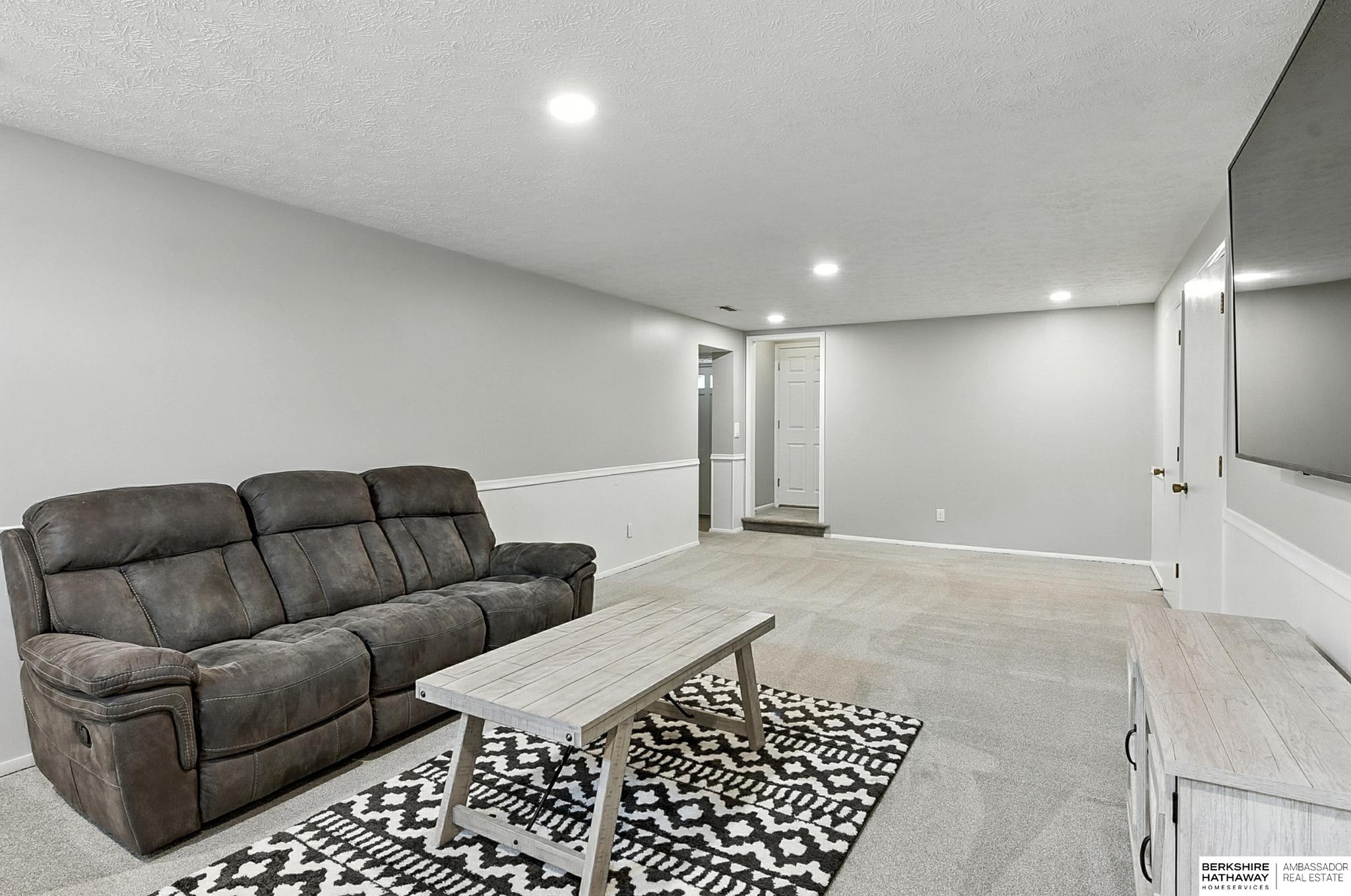 Omaha, Nebraska 68144, United States, 3 Bedrooms Bedrooms, ,2 BathroomsBathrooms,Residential,Pending,199595