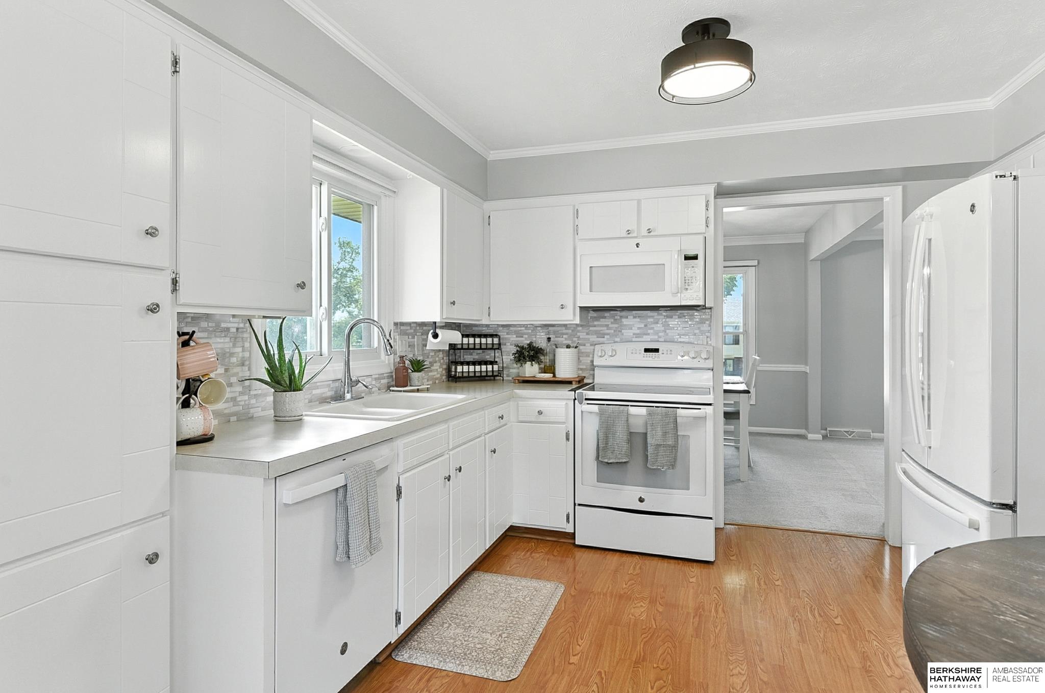 Omaha, Nebraska 68144, United States, 3 Bedrooms Bedrooms, ,2 BathroomsBathrooms,Residential,Pending,199595