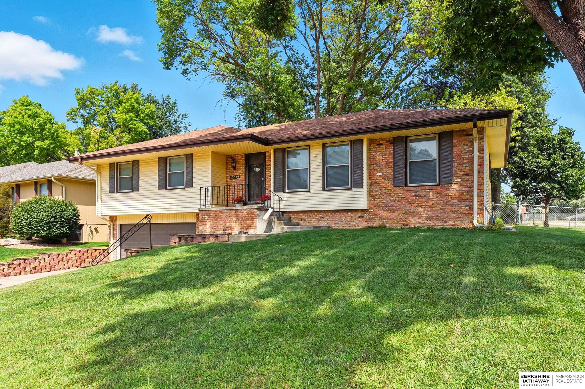 Omaha, Nebraska 68144, United States, 3 Bedrooms Bedrooms, ,2 BathroomsBathrooms,Residential,Pending,199595