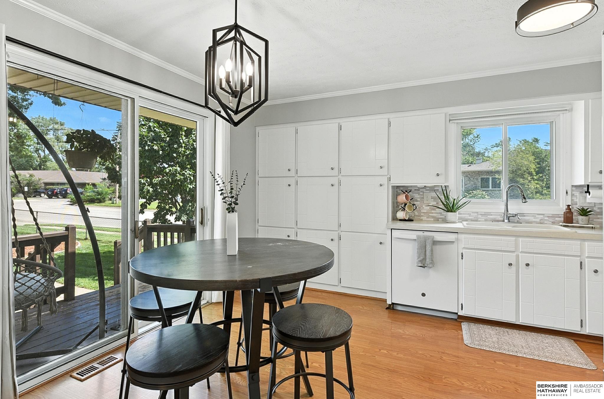 Omaha, Nebraska 68144, United States, 3 Bedrooms Bedrooms, ,2 BathroomsBathrooms,Residential,Pending,199595