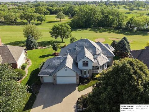 Photo of 710 Bailey Drive, Papillion, NE 68046 (MLS # 22613082)