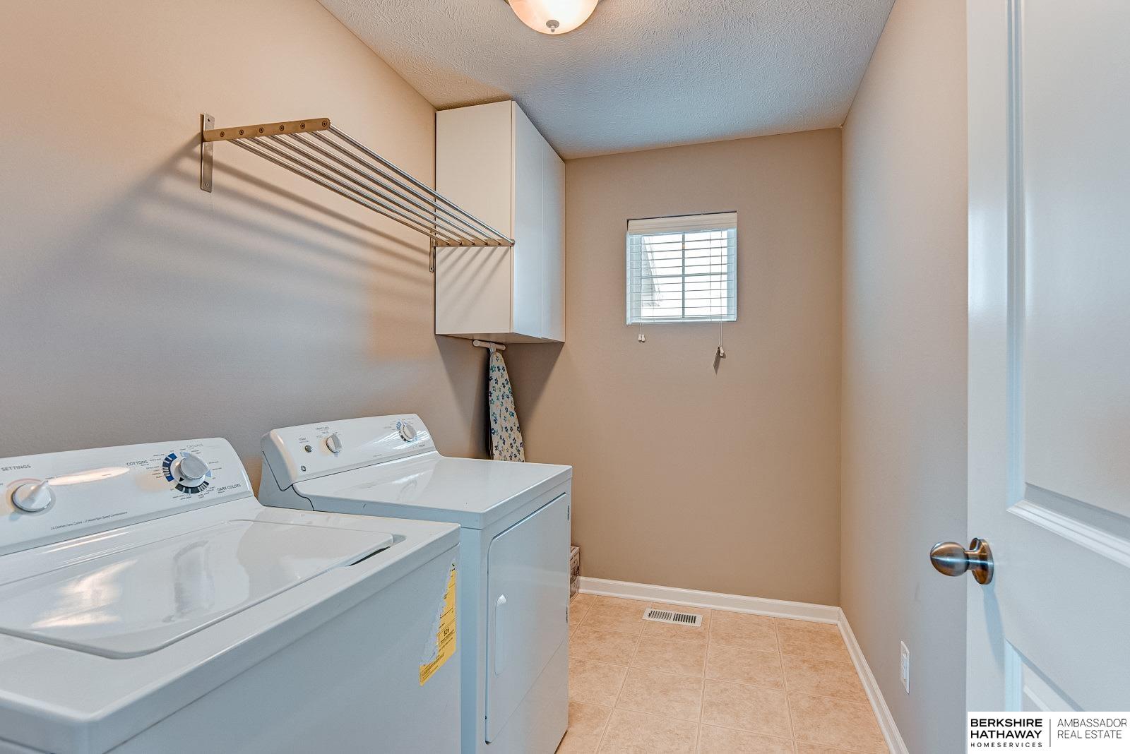 Bennington, Nebraska 68007, United States, 5 Bedrooms Bedrooms, ,4 BathroomsBathrooms,Residential,Active,210642