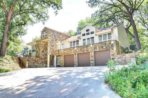 Photo of 6018 Country Club Oaks Plaza, Omaha, NE 68152 (MLS # 22520261)