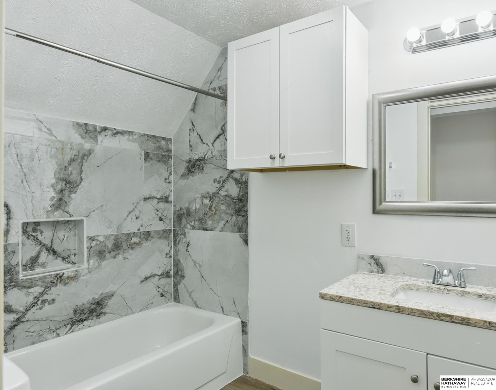 Omaha, Nebraska 68111, United States, 6 Bedrooms Bedrooms, ,3 BathroomsBathrooms,Residential,Active,240651