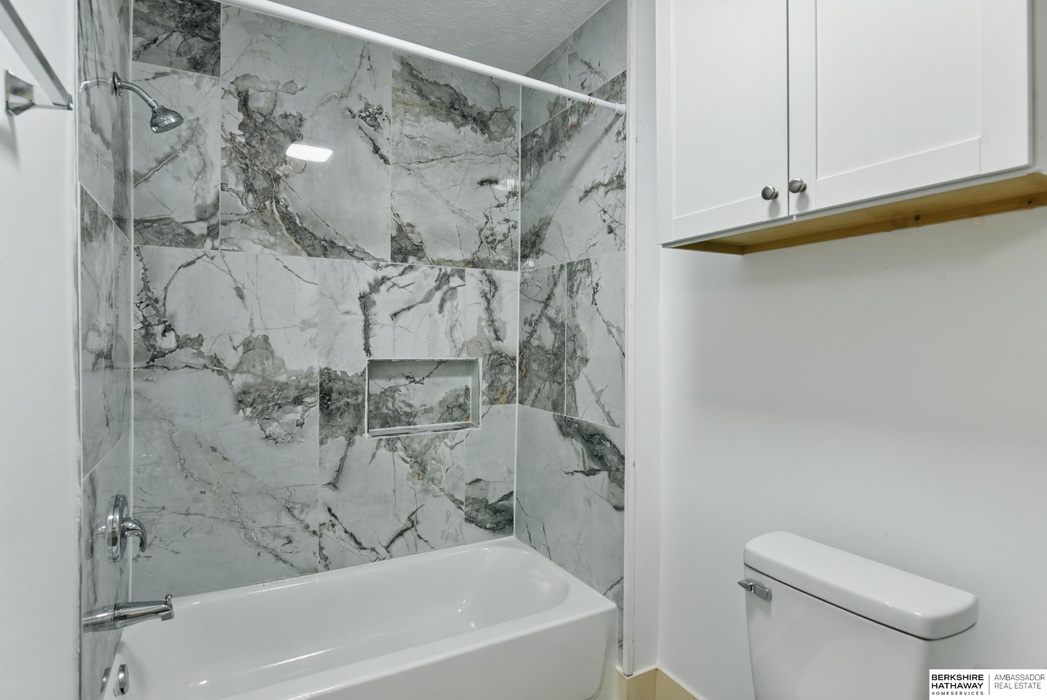 Omaha, Nebraska 68111, United States, 6 Bedrooms Bedrooms, ,3 BathroomsBathrooms,Residential,Active,240651