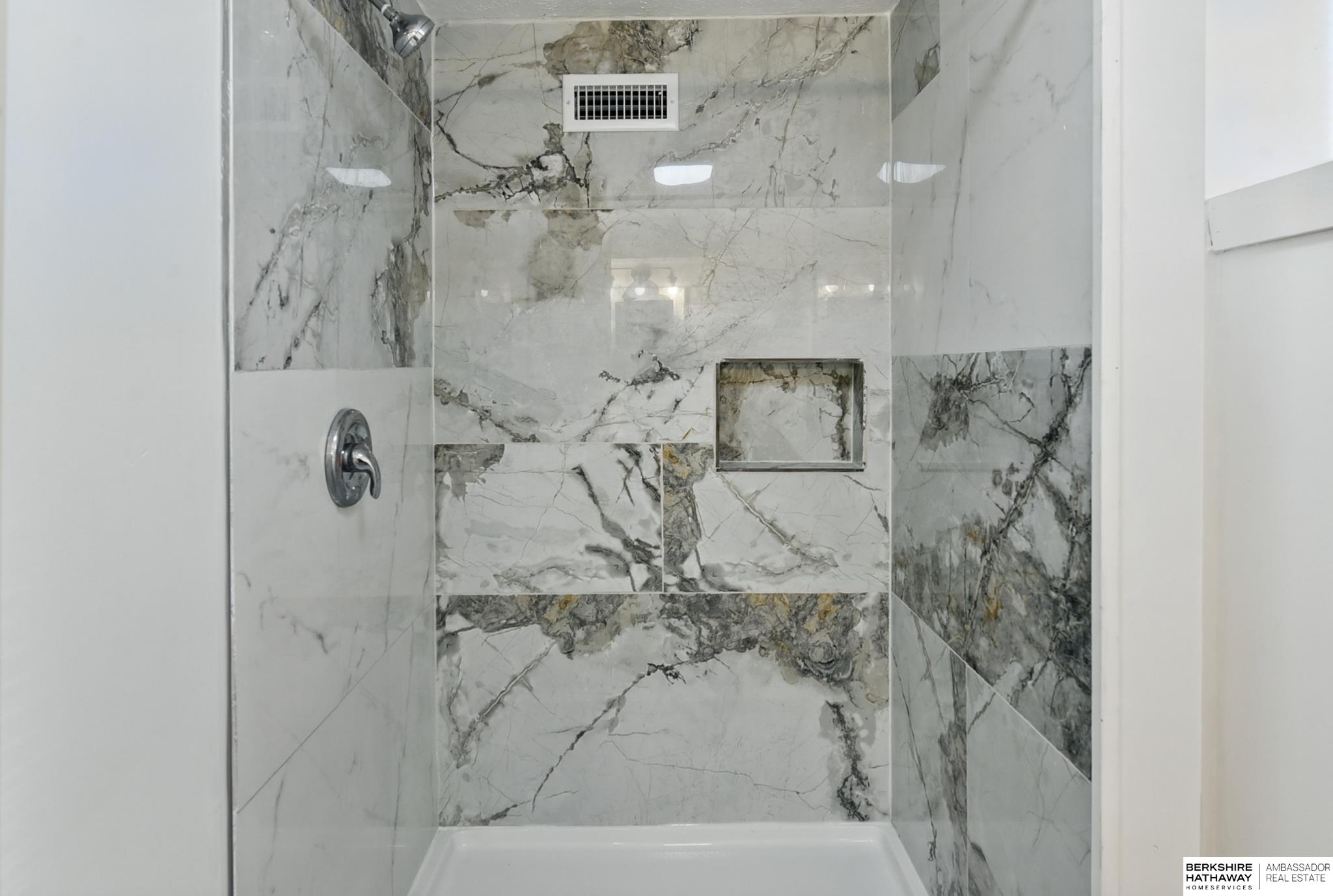 Omaha, Nebraska 68111, United States, 6 Bedrooms Bedrooms, ,3 BathroomsBathrooms,Residential,Active,240651