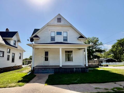 Photo of 1131 H Street, Fairbury, NE 68352 (MLS # 22613197)