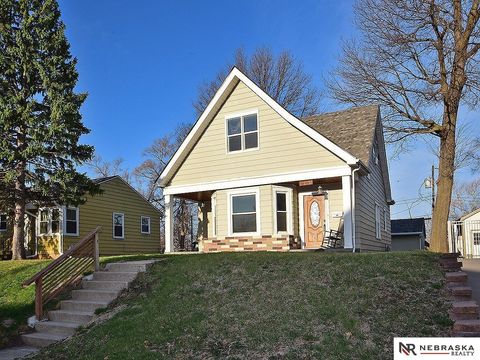 Photo of 2146 S 34th Street, Omaha, NE 68105 (MLS # 22608137)