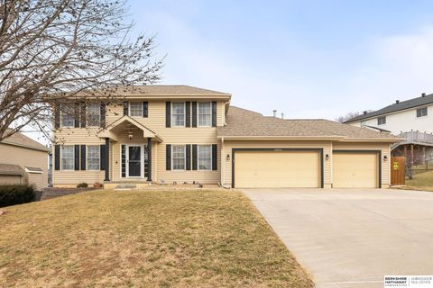 Photo of 10016 Floyd Street, La Vista, NE 68128 (MLS # 22601739)