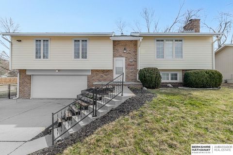 Photo of 605 S 154 Street, Omaha, NE 68154 (MLS # 22607700)