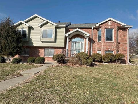 Photo of 2620 Jacquelyn Drive, Lincoln, NE 68512 (MLS # 22606141)