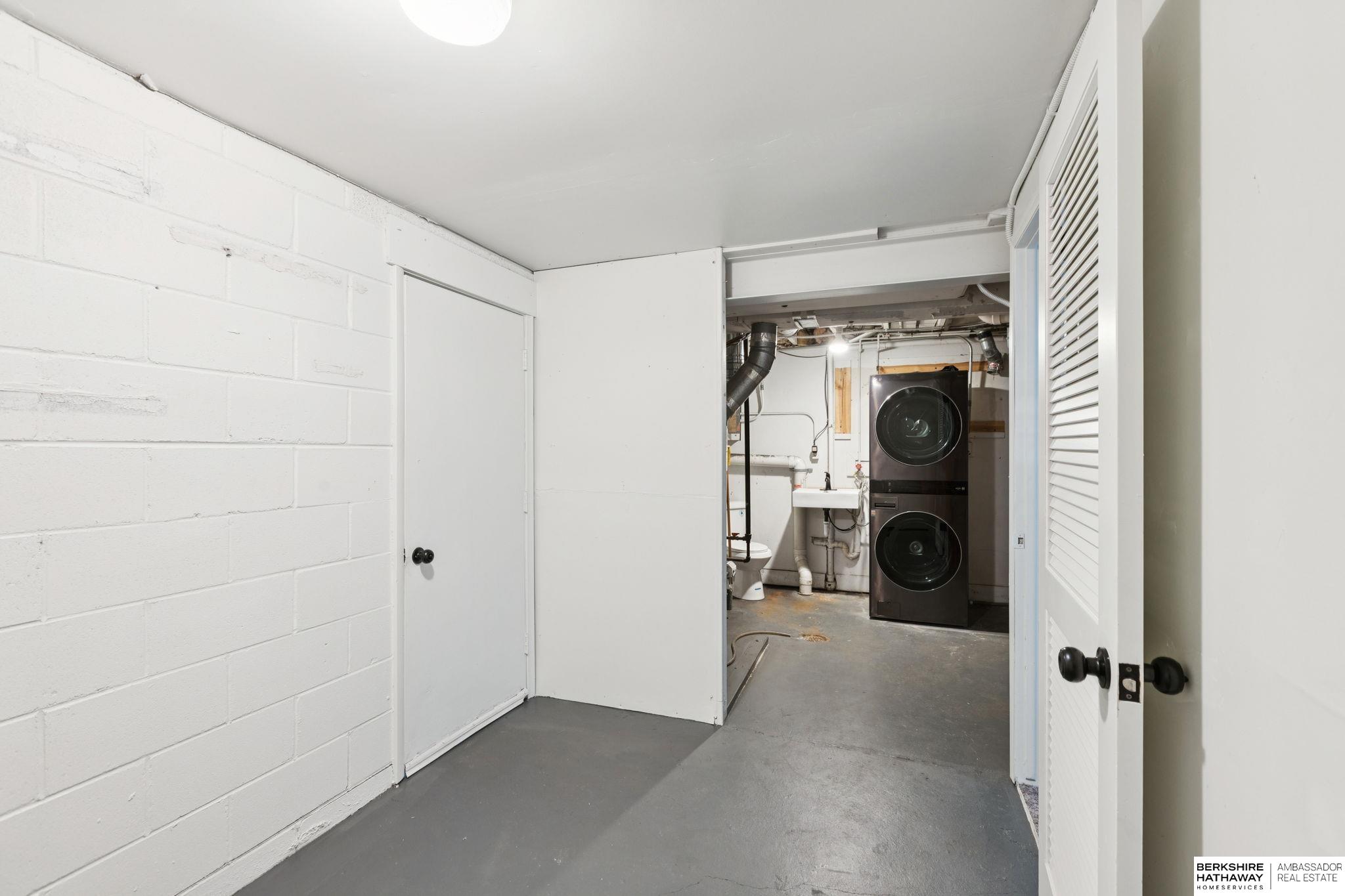 Omaha, Nebraska 68137, United States, 4 Bedrooms Bedrooms, ,2 BathroomsBathrooms,Residential,Active,217269