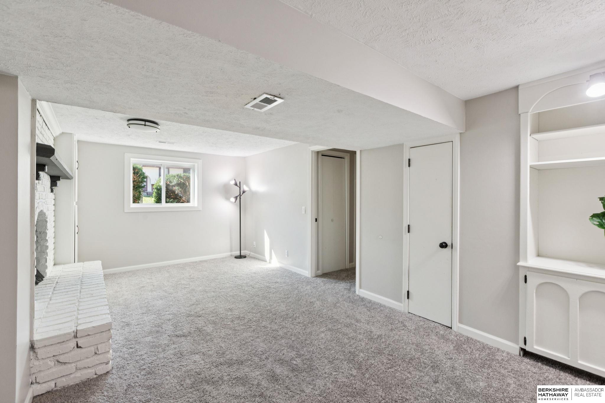 Omaha, Nebraska 68137, United States, 4 Bedrooms Bedrooms, ,2 BathroomsBathrooms,Residential,Active,217269