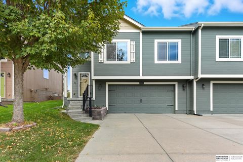 Photo of 16312 Camden Avenue, Omaha, NE 68116 (MLS # 22527476)