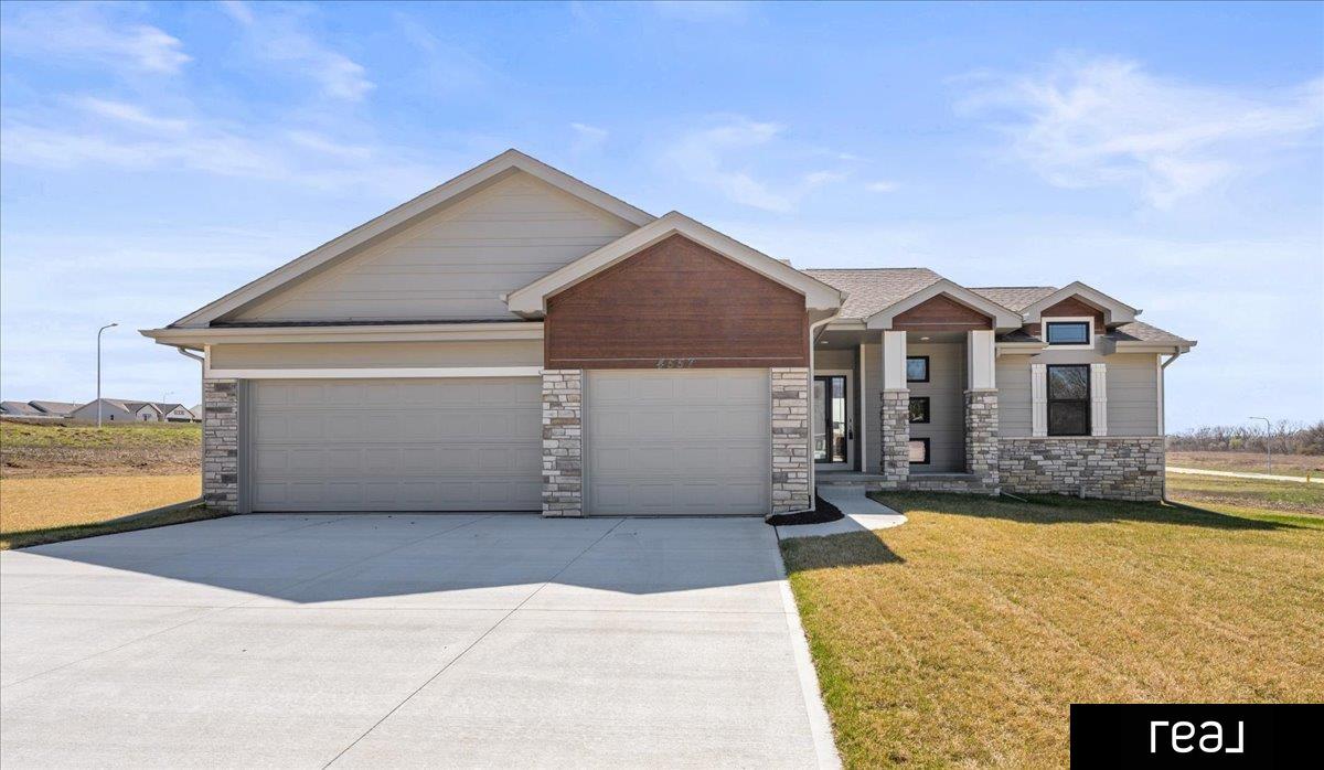 Bellevue, Nebraska 68123, United States, 3 Bedrooms Bedrooms, ,2 BathroomsBathrooms,Residential,Active,104102