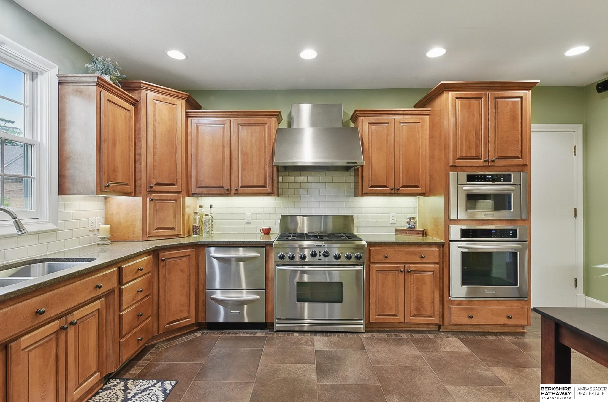 Omaha, Nebraska 68132, United States, 5 Bedrooms Bedrooms, ,2 BathroomsBathrooms,Residential,Active,194577