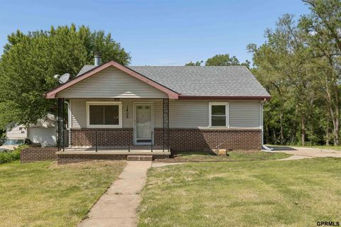 Photo of 1402 Main Street, Plattsmouth, NE 68048 (MLS # 22614261)