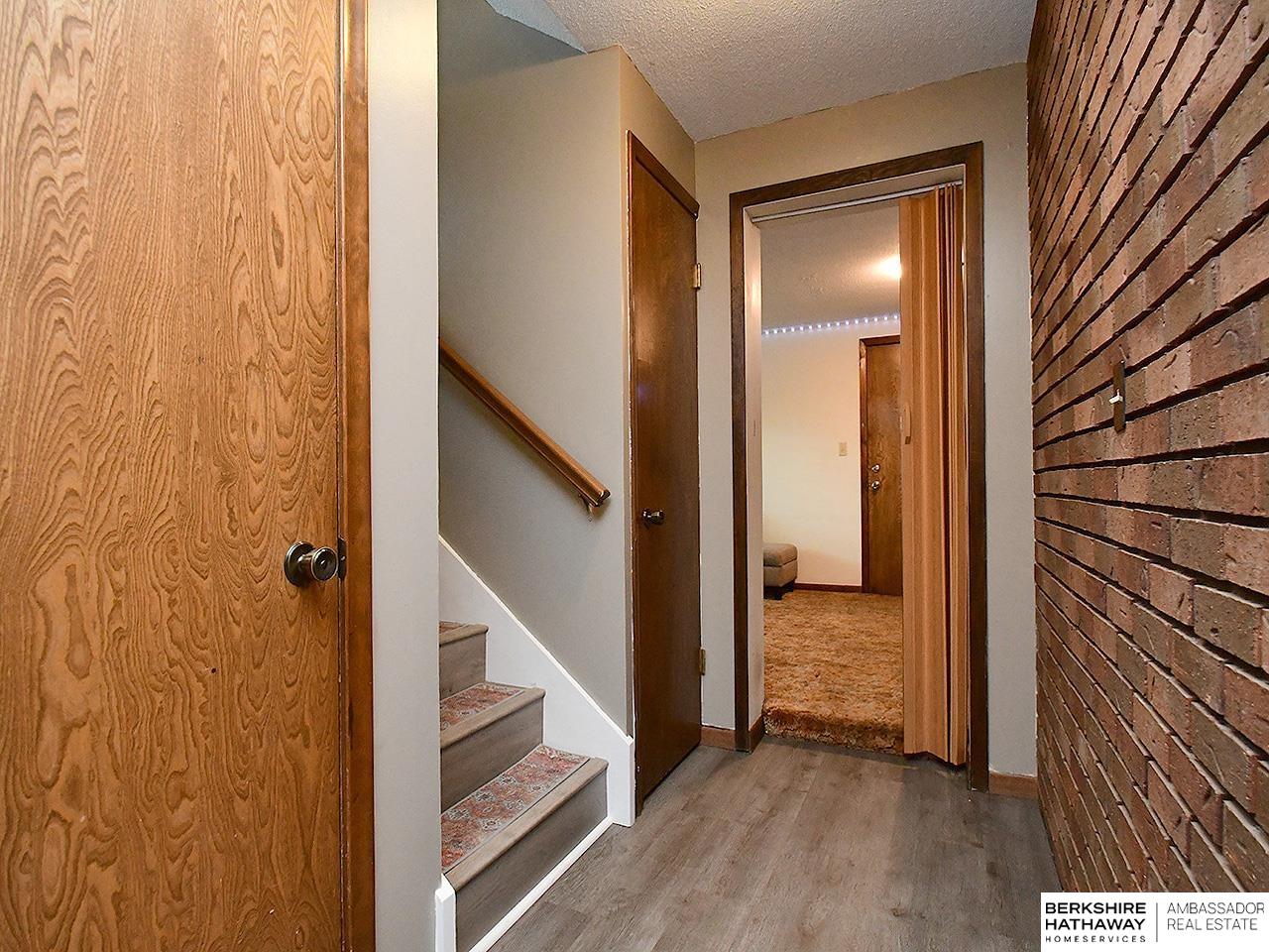 Omaha, Nebraska 68105, United States, 4 Bedrooms Bedrooms, ,2 BathroomsBathrooms,Residential,Active,170421