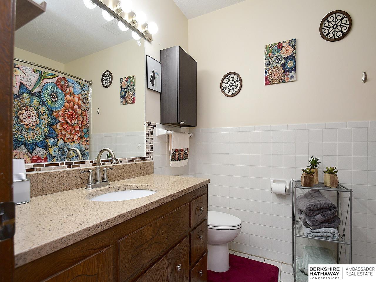 Omaha, Nebraska 68105, United States, 4 Bedrooms Bedrooms, ,2 BathroomsBathrooms,Residential,Active,170421