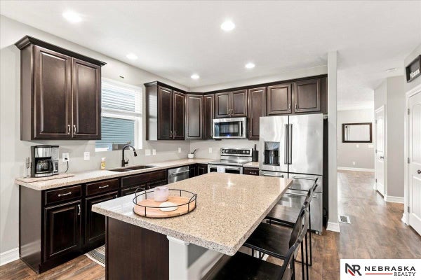 10212 ROSEWATER PKWY, BENNINGTON, NE 68007 - Image d4e534656d88e167d7ce31beb16f45bf/589846591