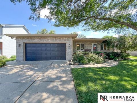 Photo of 7515 Ali Drive, Lincoln, NE 68507 (MLS # 22619288)