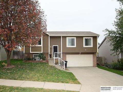 Photo of 8915 N 76 Street, Omaha, NE 68122 (MLS # 22530855) Photo of 8915 N 76 Street, Omaha, NE 68122 (MLS # 22530855)