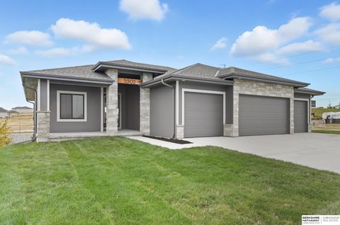 Photo of 5302 S 200th Avenue, Omaha, NE 68135 (MLS # 22600223)