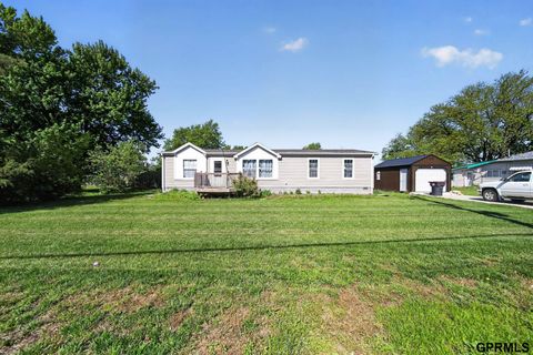 Photo of 1611 N Ashland Avenue, Beatrice, NE 68310 (MLS # 22612650)
