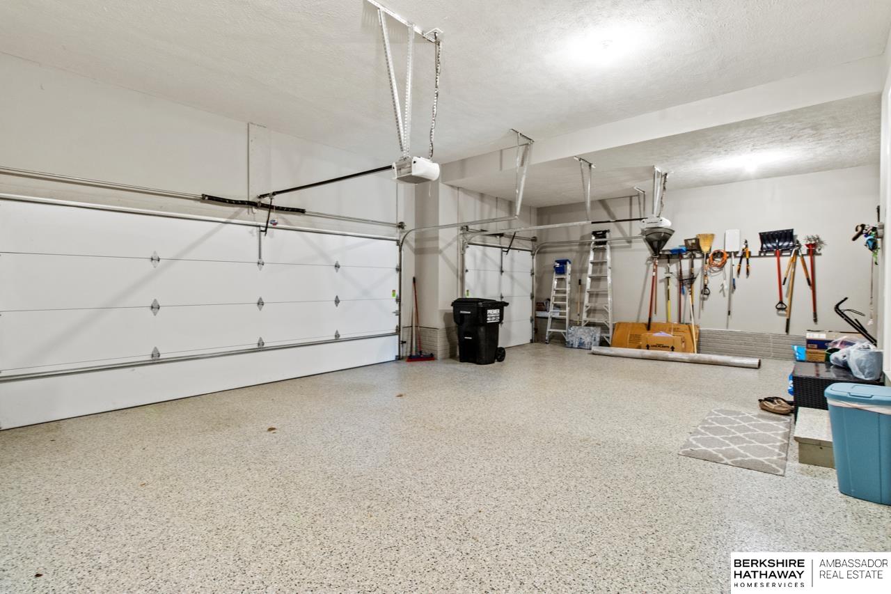 Elkhorn, Nebraska 68022, United States, 4 Bedrooms Bedrooms, ,3 BathroomsBathrooms,Residential,Active,173477