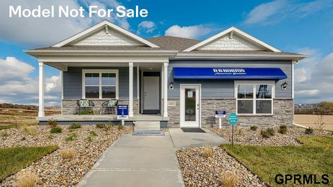 Photo of 13502 Whitmore Street, Omaha, NE 68142 (MLS # 22530165)