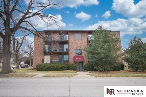 Photo of 2400 A Street #1, Lincoln, NE 68502 (MLS # 22606181)