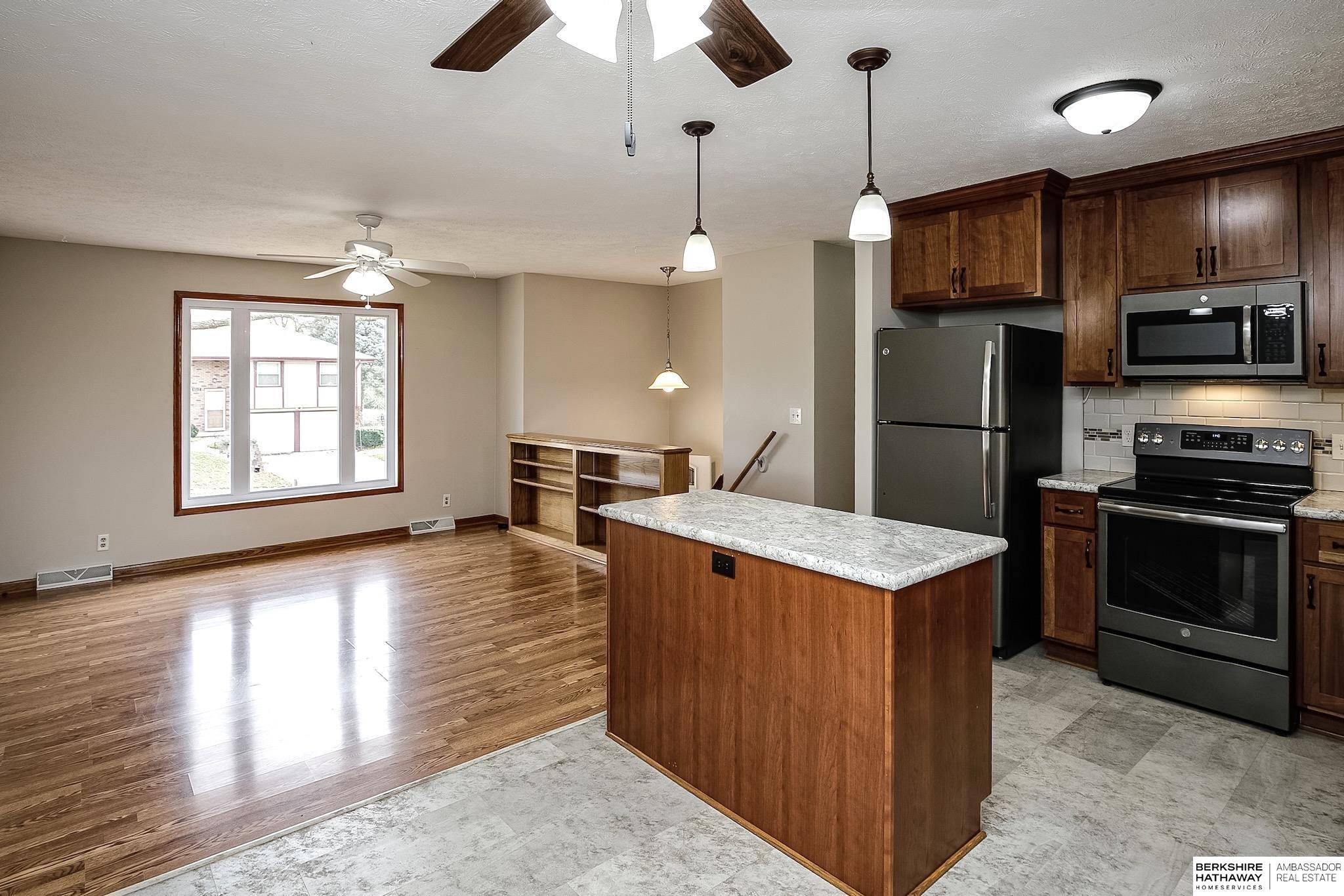 Bellevue, Nebraska 68157, United States, 3 Bedrooms Bedrooms, ,2 BathroomsBathrooms,Residential,Active,240921