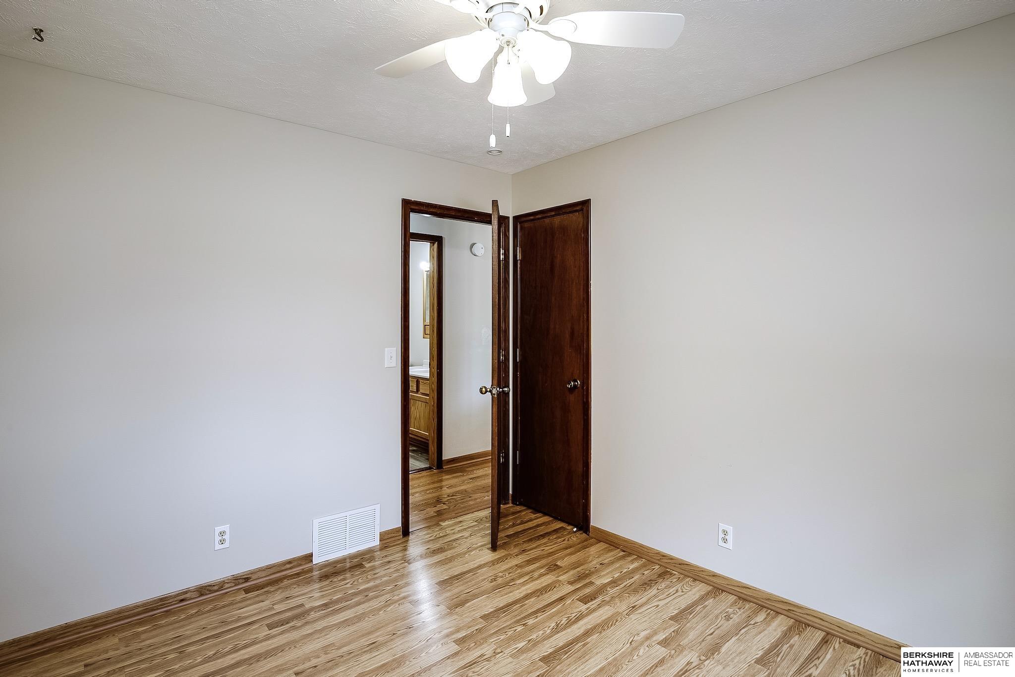 Bellevue, Nebraska 68157, United States, 3 Bedrooms Bedrooms, ,2 BathroomsBathrooms,Residential,Active,240921