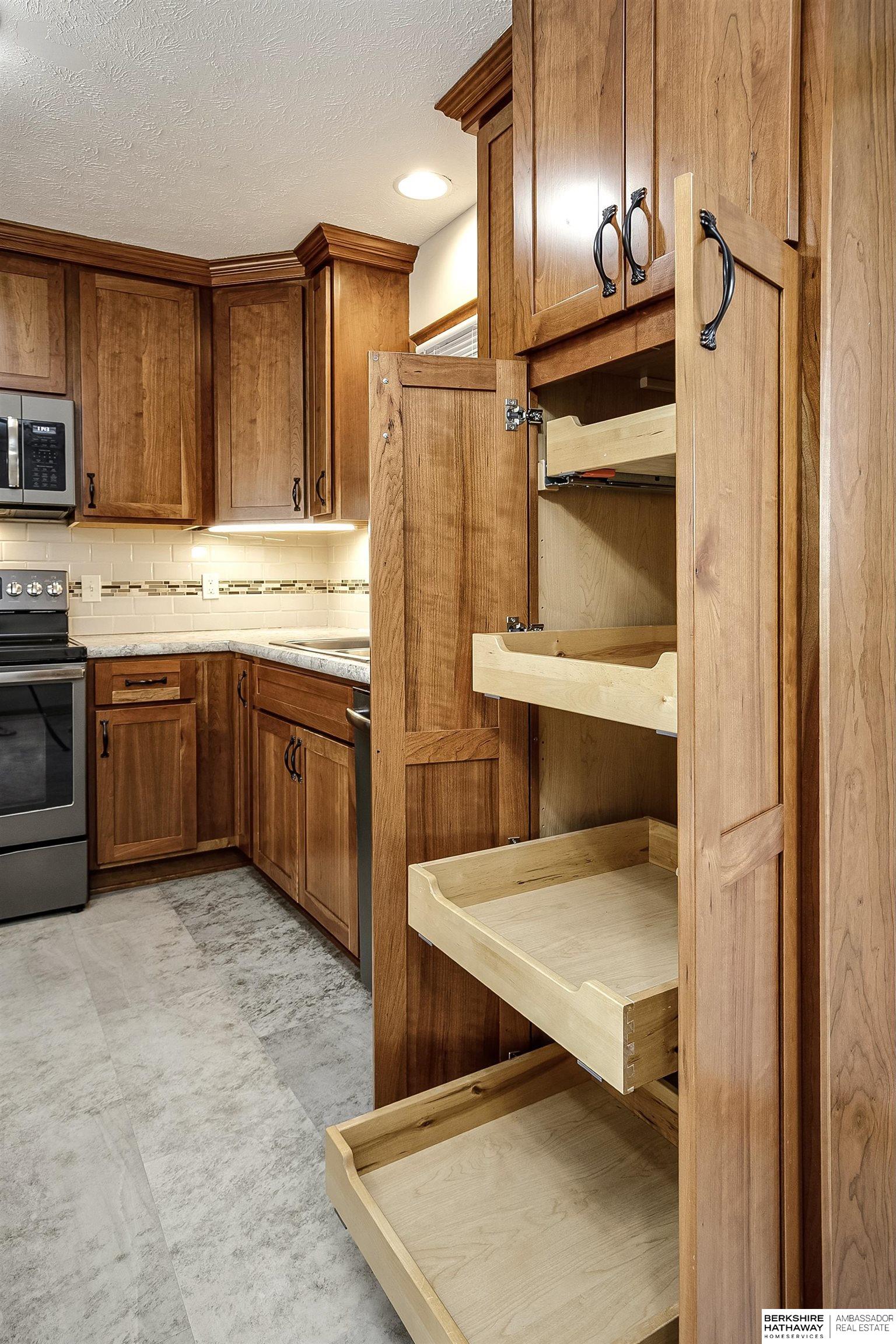 Bellevue, Nebraska 68157, United States, 3 Bedrooms Bedrooms, ,2 BathroomsBathrooms,Residential,Active,240921