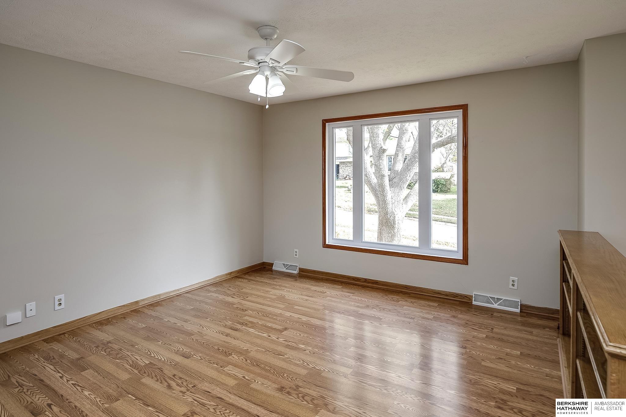 Bellevue, Nebraska 68157, United States, 3 Bedrooms Bedrooms, ,2 BathroomsBathrooms,Residential,Active,240921