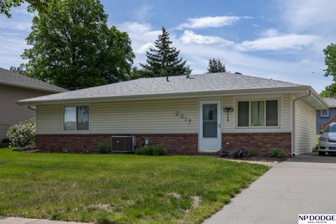 Photo of 2317 W Washington Street, Lincoln, NE 68522 (MLS # 22612595)