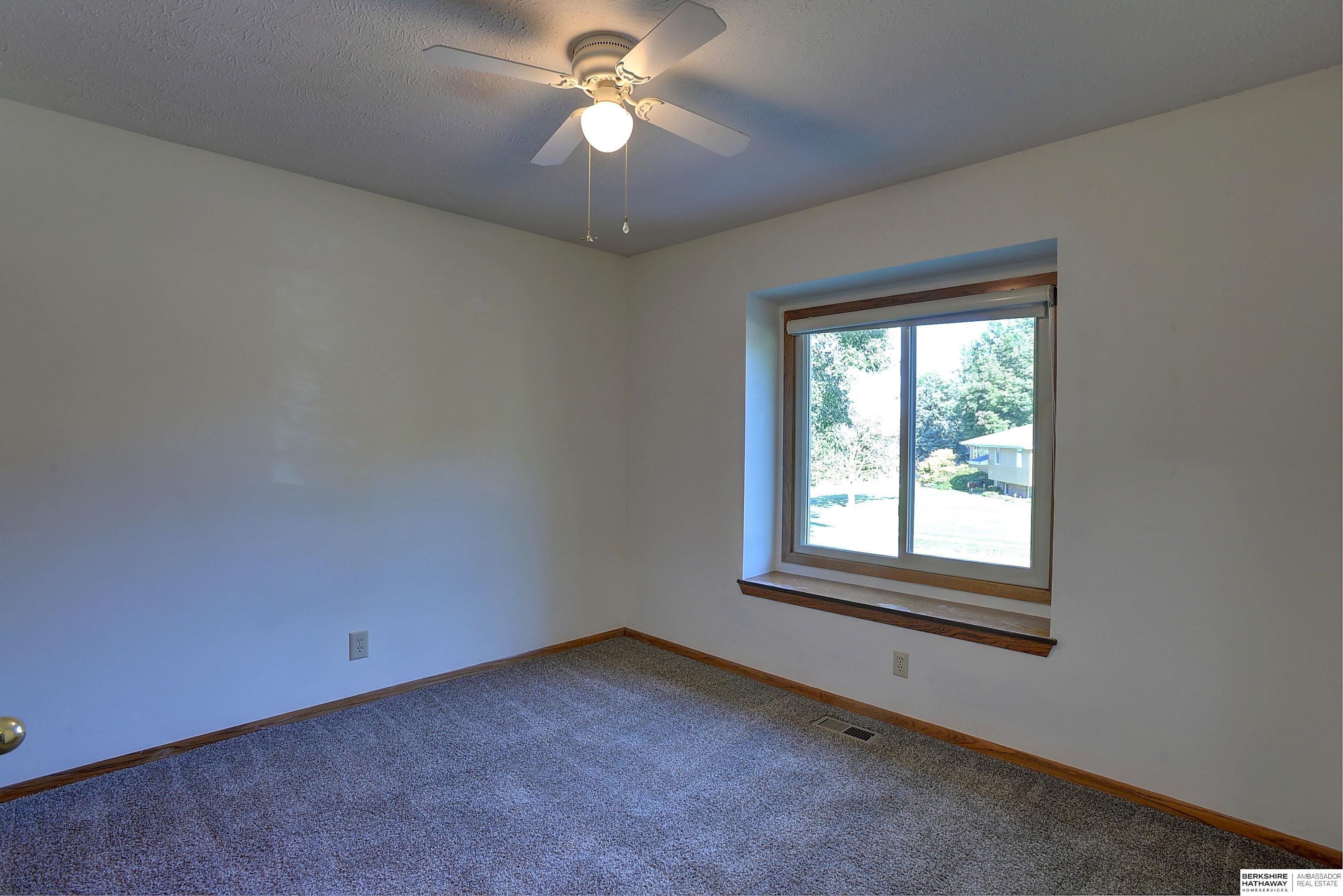 Omaha, Nebraska 68152, United States, 3 Bedrooms Bedrooms, ,2 BathroomsBathrooms,Residential,Active,217124