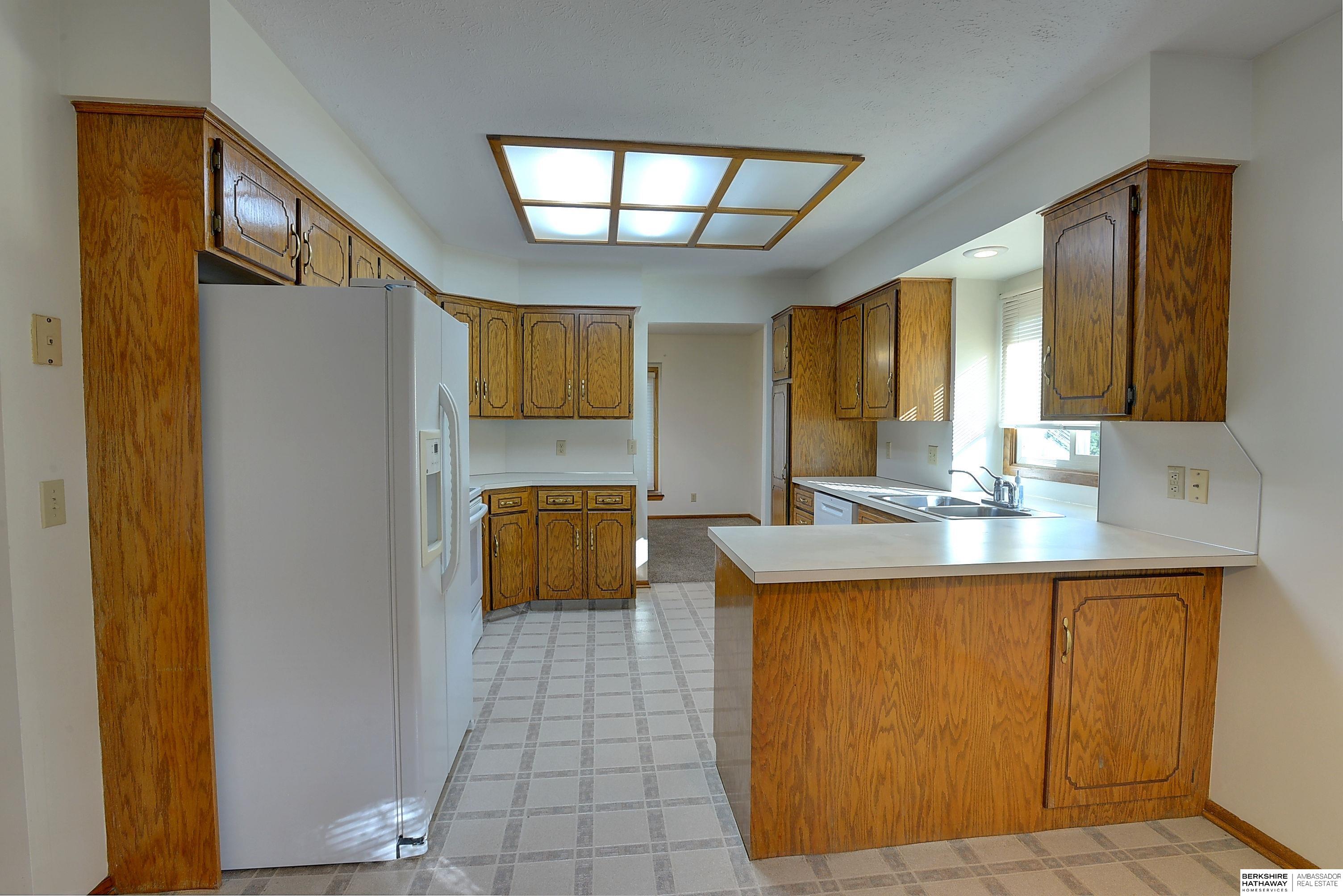 Omaha, Nebraska 68152, United States, 3 Bedrooms Bedrooms, ,2 BathroomsBathrooms,Residential,Active,217124